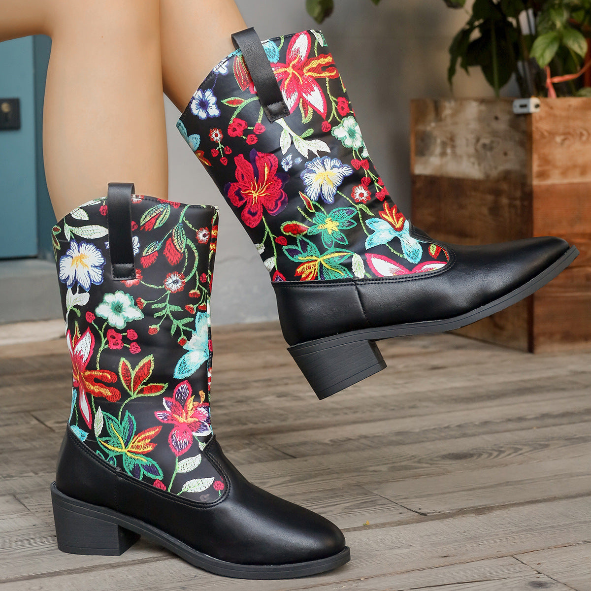 Round Head Embroidery Flower Middle Boots Patchwork Retro